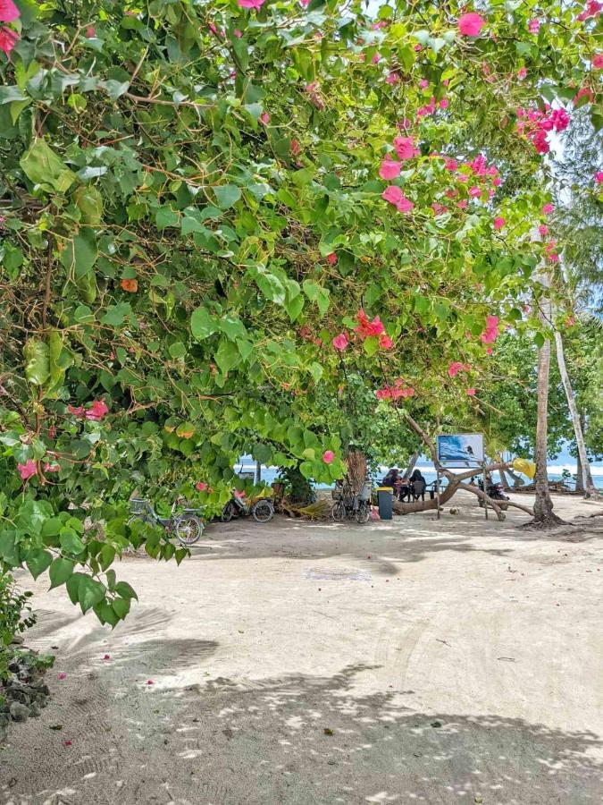 Dhoadhi Retreat Hotel Thulusdhoo Exterior photo