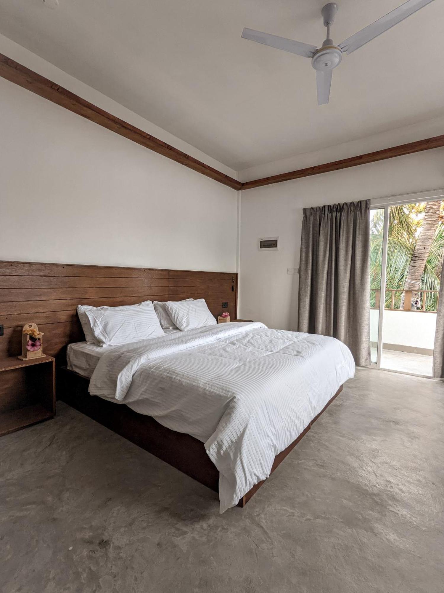 Dhoadhi Retreat Hotel Thulusdhoo Exterior photo